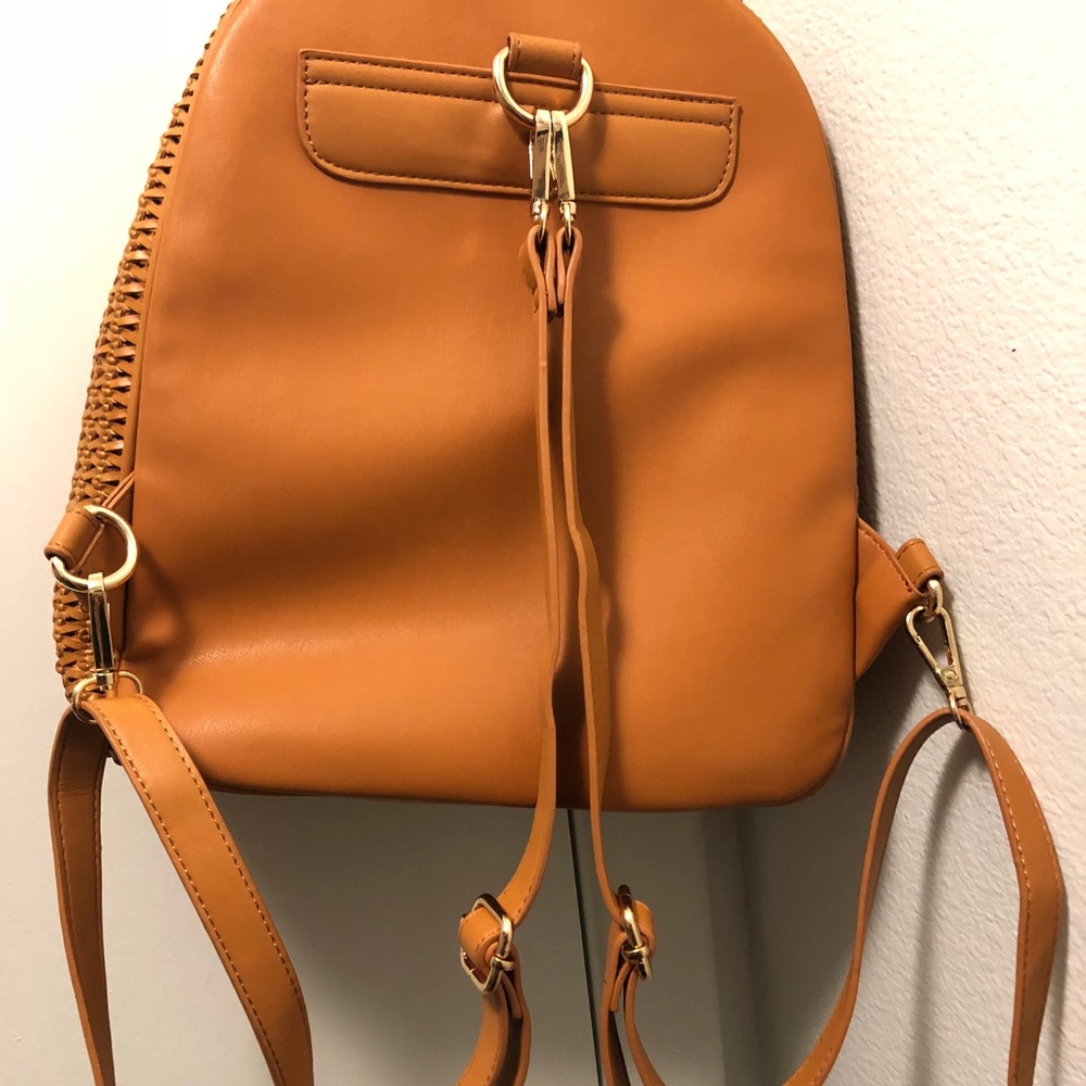 Backpack - Picture 2 of 4